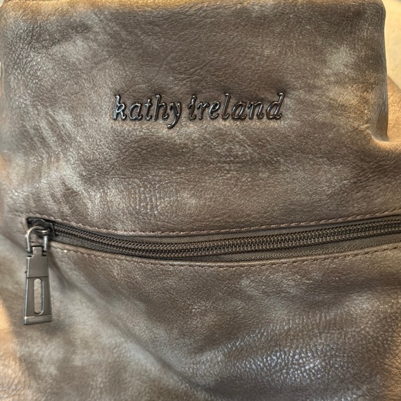 Kathy Ireland faux leather backpack - Picture 5 of 16
